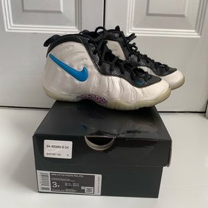 Boy’s Nike Sneakers